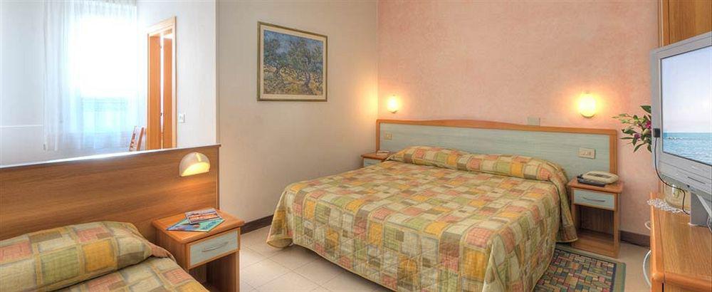 Hotel Giannino Порто-Реканати Экстерьер фото